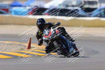 media/Oct-09-2022-SoCal Trackdays (Sun) [[95640aeeb6]]/Turn 2 (1110am)/